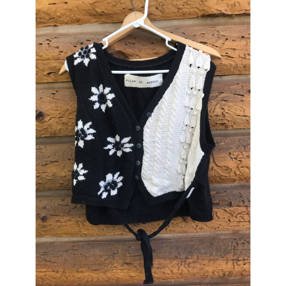Knit Floral vest